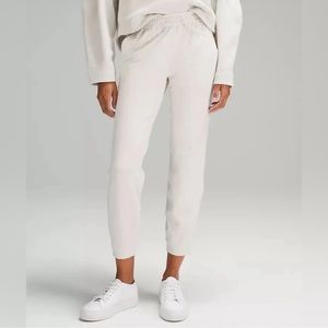SOFT JERSEY CLASSIC FIT MID RISE JOGGER IN HEATHERED BONE 🤍size 14